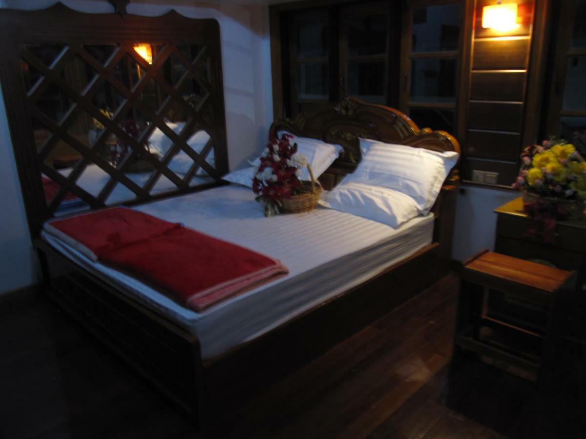 Lux Pillow Hostel Hpa-an Exterior photo