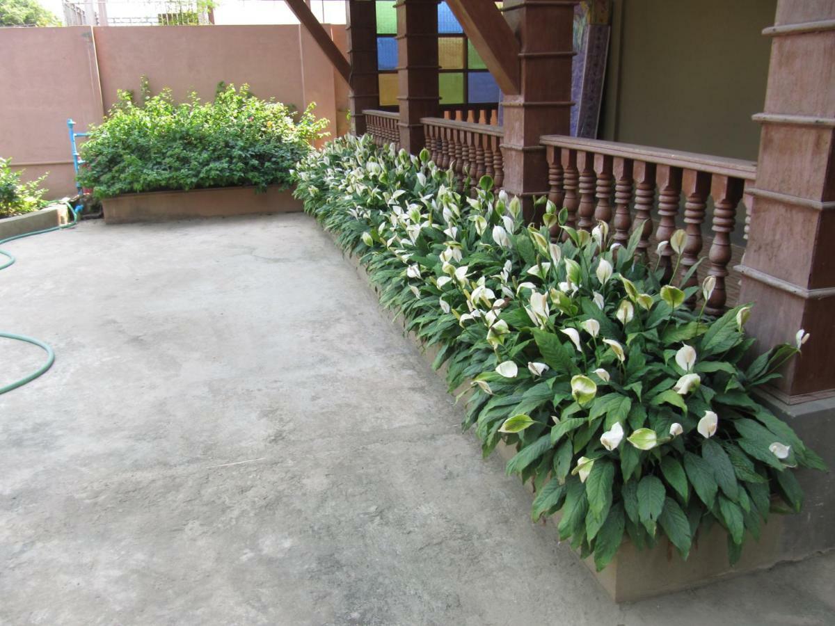 Lux Pillow Hostel Hpa-an Exterior photo
